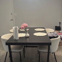 Selling Table And Set Of Chairs ASAP