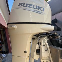 2008 bentley pontoon boat with 2018 Suzuki 100hrs ONLY WITH TRAILER