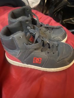 Boys DC Shoes Sz 9