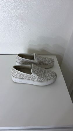 Micheal Kors slide ons