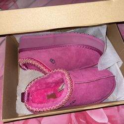 [UGGS] Pink Comfy slippers for Women🩷 