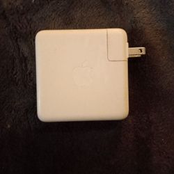 96W USB-C Power Adapter 