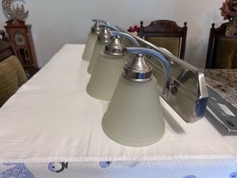 4-Light Bathroom Vanity Light Bar