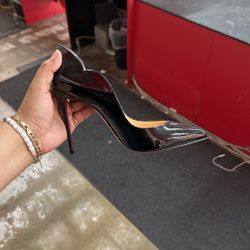 Women’s Size10.5 Christian Louboutin Heels Hot Chick 