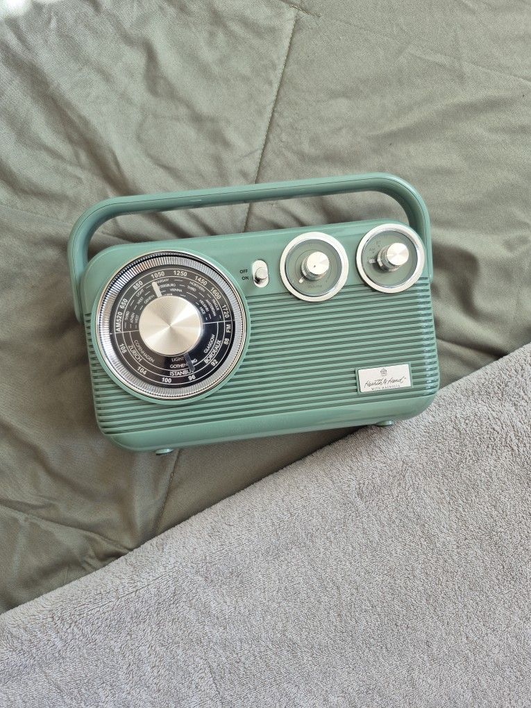 Like New Hearth & Hand Portable Radio