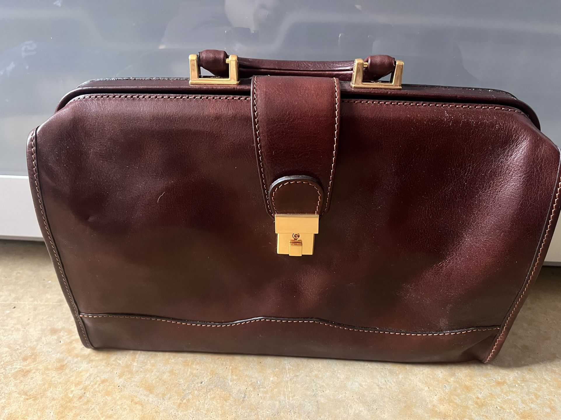 Time Resistance Genuine Italian Leather Doctor Bag
