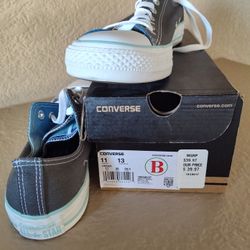 Sz 11 Converse Shoes Like New Only Worn Twice
