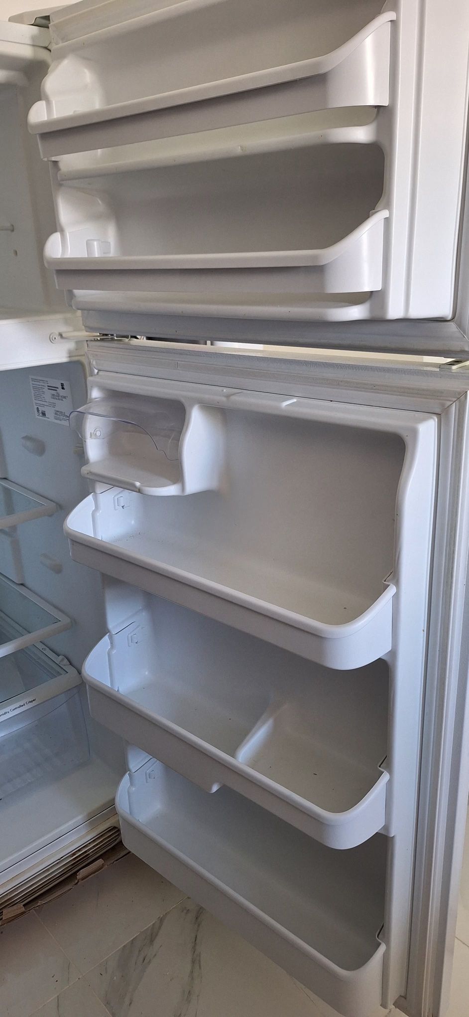 refrigerator 
