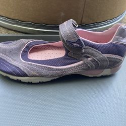 European Girls Shoes Size 3