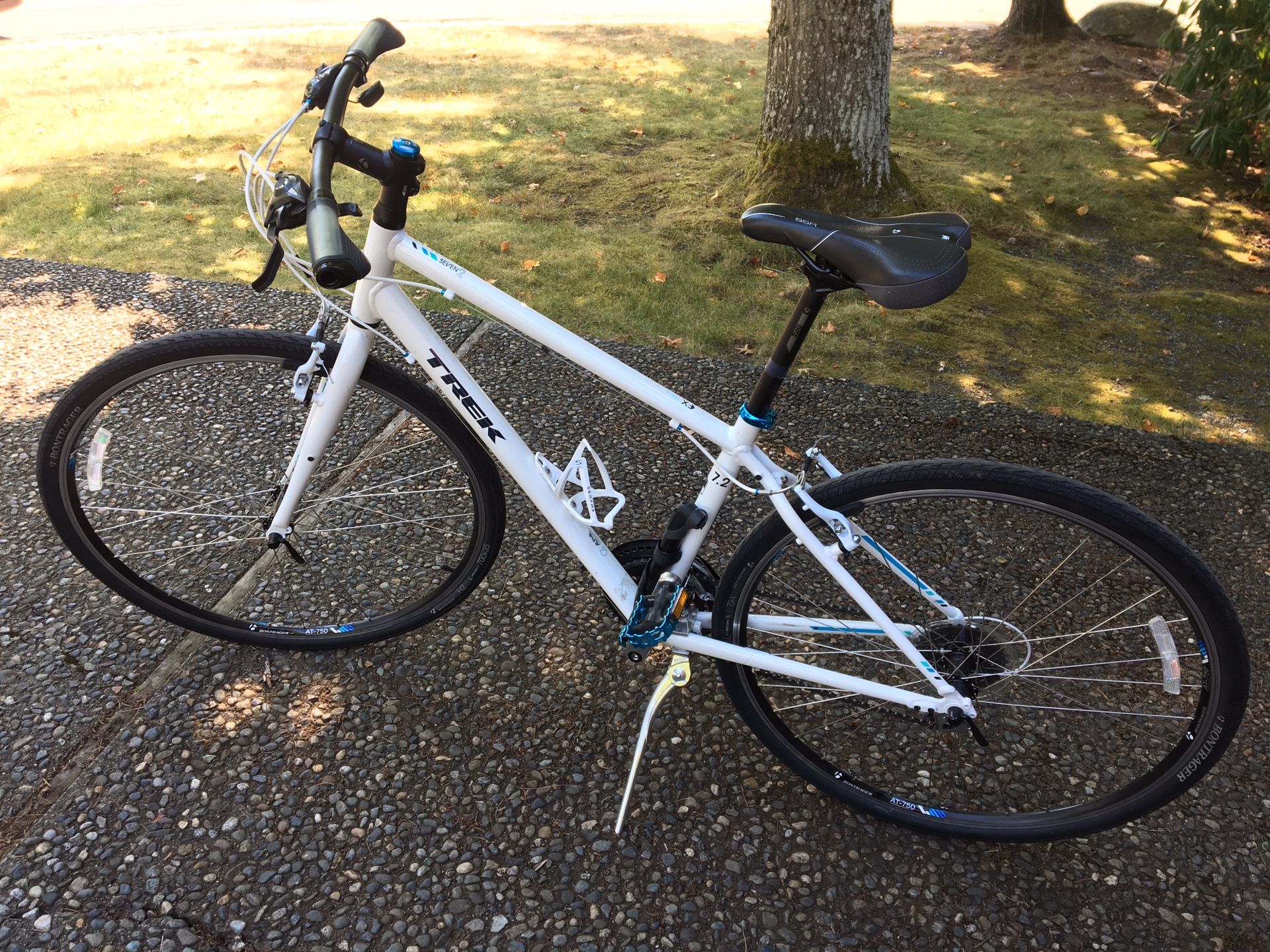 *LIGHTLY USED* 2015 Trek 7.2 FX women's hybrid road bike / fitness bike