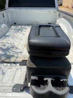 99/06 GMC,Silverado center console