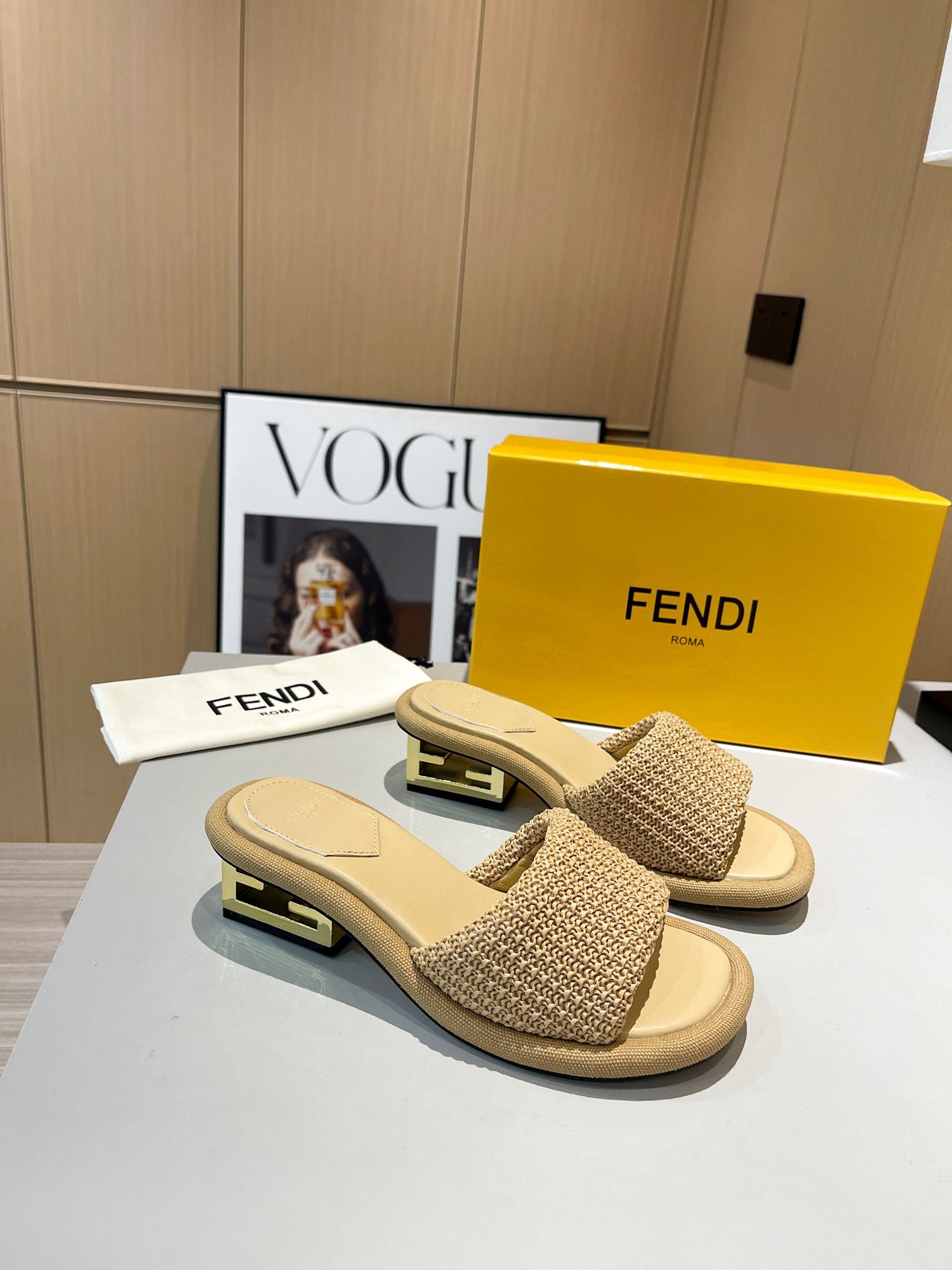 🌿 New FENDI Summer Sandals 
