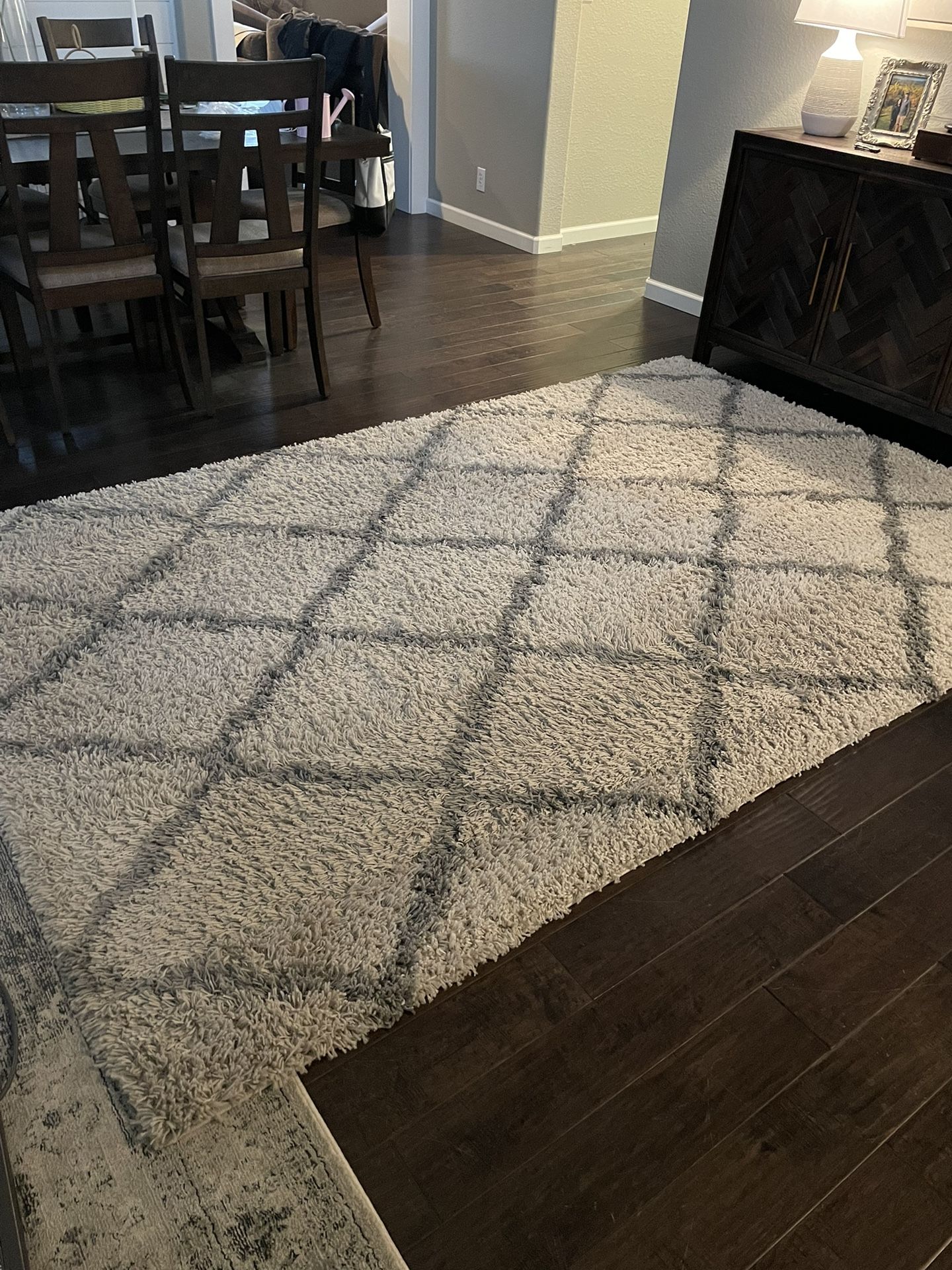 6x9’ Ivory & Gray Rug