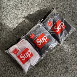 Supreme socks