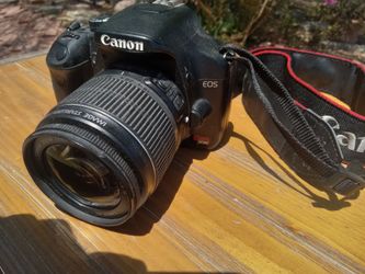 Canon EOS Rebel XSi DSLR Camera with Lens