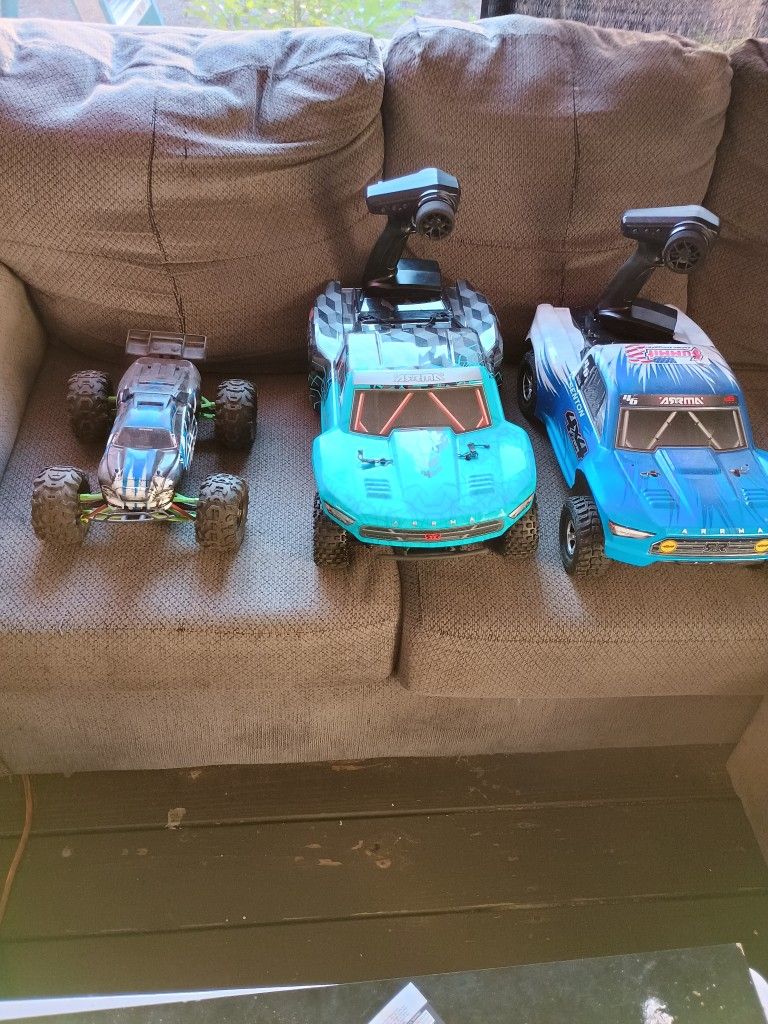 Rc 3 Rc Cars For Sale! 1,Needs Parts 2,RTR All Are Brushless!