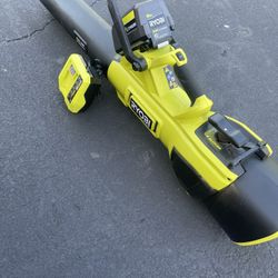 RYOBI 40V HP Brushless Whisper Series 190 MPH 730 CFM Cordless Battery Jet Fan Leaf Blower with (1) 4.0 Ah Batteries & Charger
