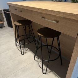 4 Bar Stools