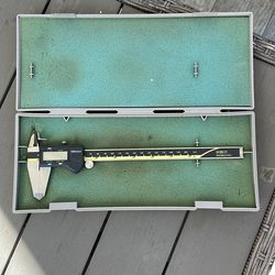 Mitutoya 8 inch digital caliber