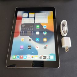 Apple iPad 6 - Wifi - Like New 