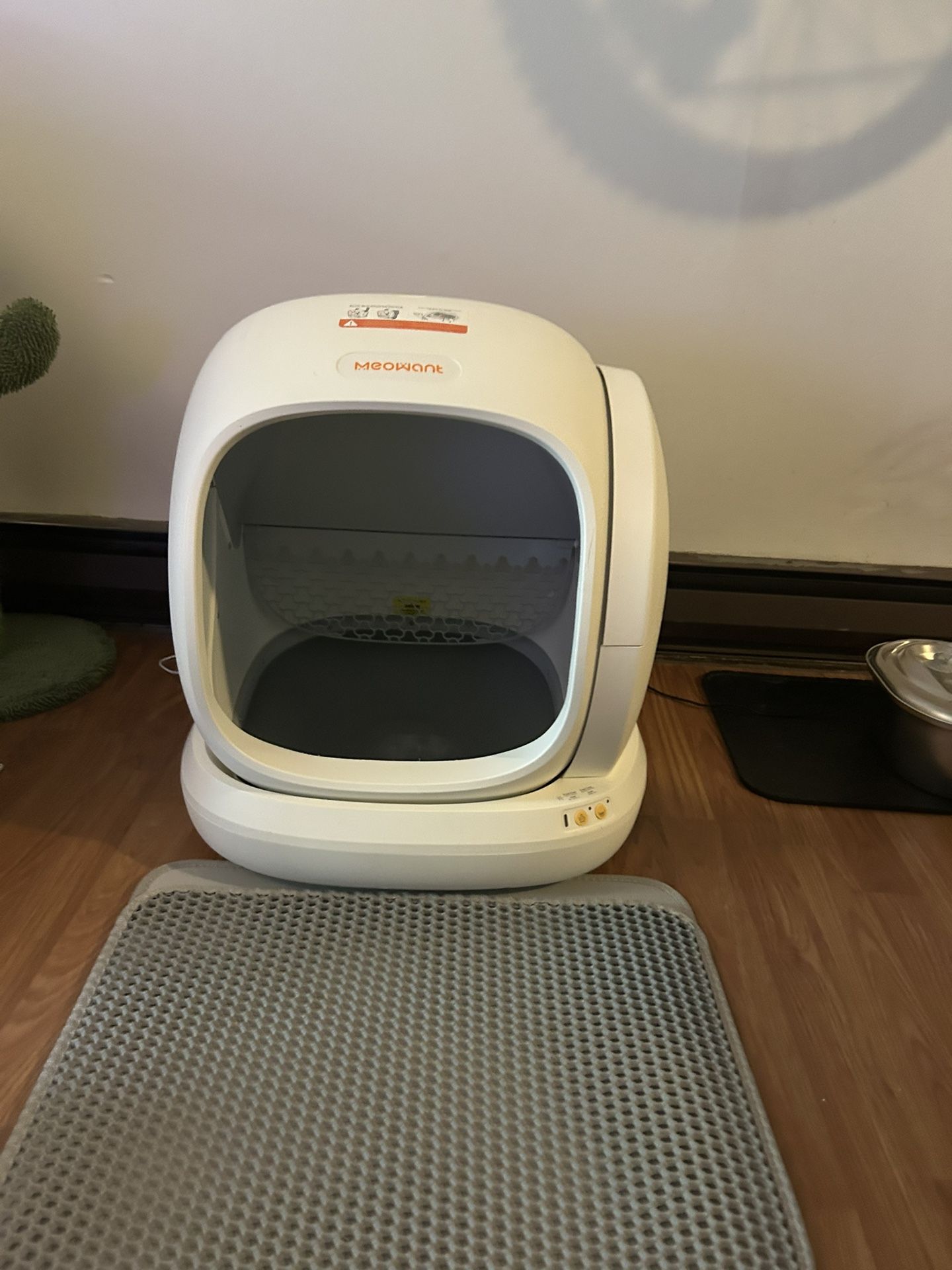 Self cleaning litterbox