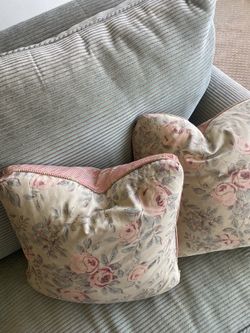 Feather Decaorative Pillow Set
