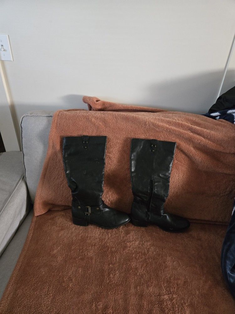 Women's Boots Size 9