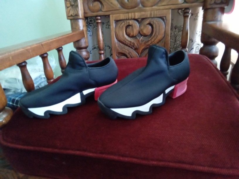 Iri NYC Unisex Red Heel Black with Some White Slip O. Sneaker