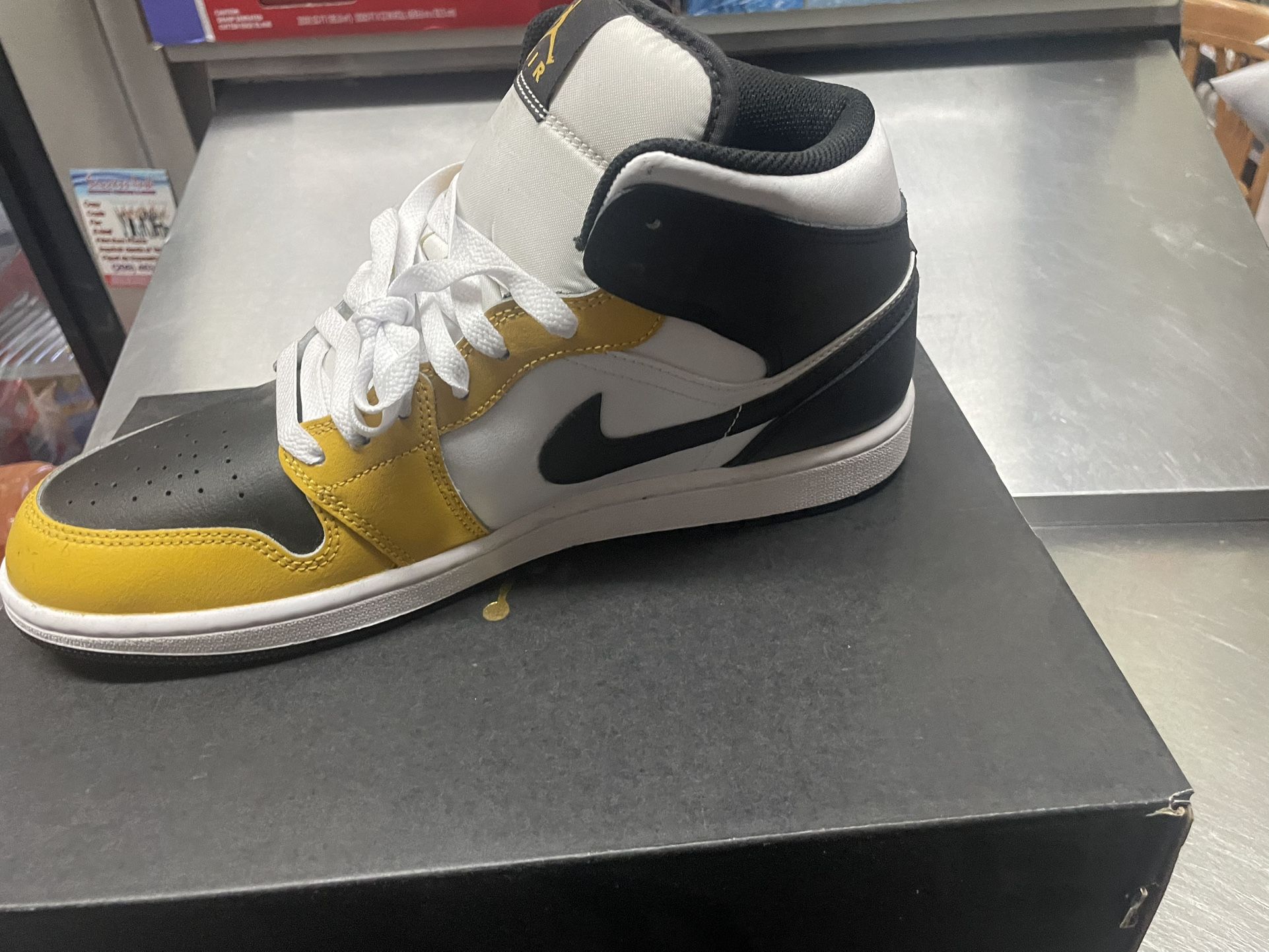 AIR JORDAN MID YELLOW OCHRE/BLACK WHITE JAUNE OCRE/BLANC/NOIR