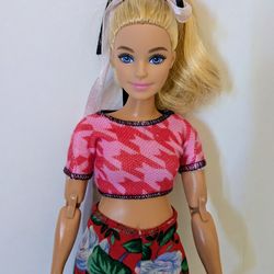 Made To Move Curvey Barbie Doll