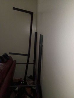 QUEEN SIZE BED RAIL!!!!!