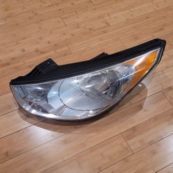 2010-2013 Hyundai Tucson Left Drivers Side Headlight 