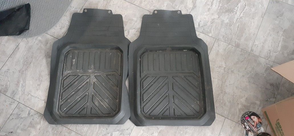 WINTER SNOW MATTS PROTECT YOUR FLOORS FROM THE WATER AND SALT THE REAR MATTS ARE STILL NEW FREE DELIVERY LOCALLY