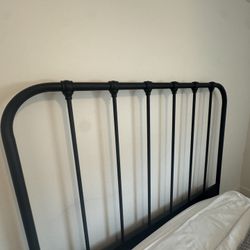 Black Iron Bedframe Queen
