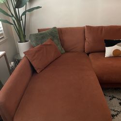 Albany park Sectional 600.00