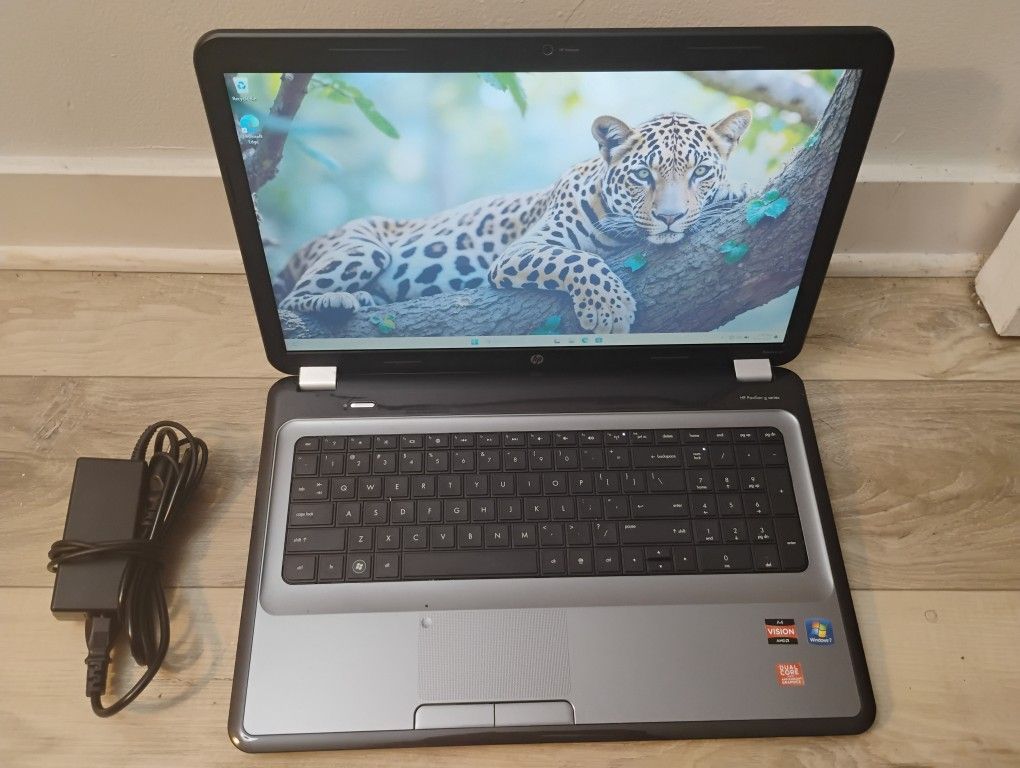 Large 17" HP Laptop w/Windows 11 Pro & Microsoft Office