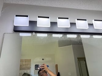 Modern 6-Light LED Vanity Light / Lámpara LED para baño