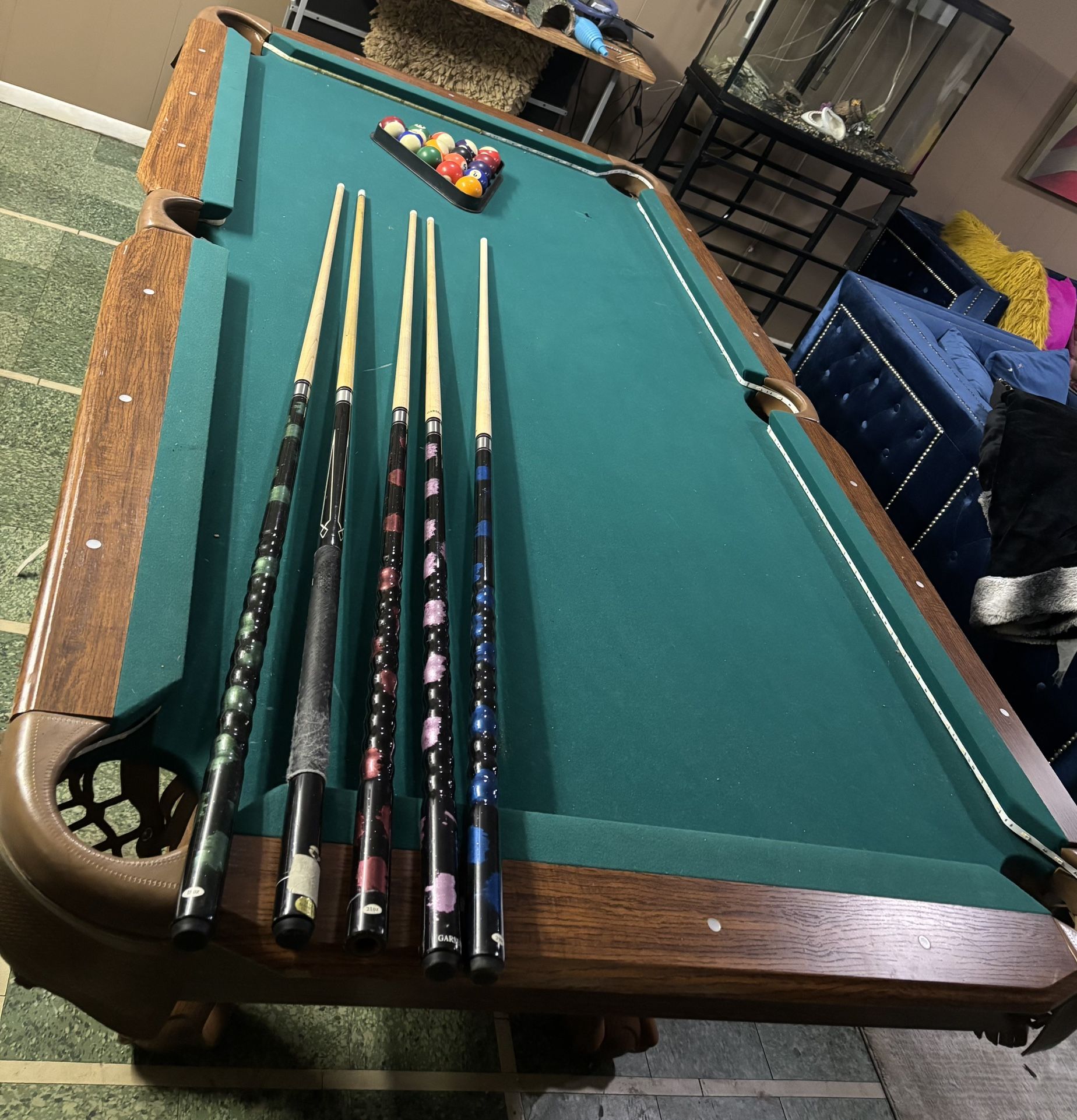 “BRAND NEW POOL TABLE WITH 6 POOL STICKS”