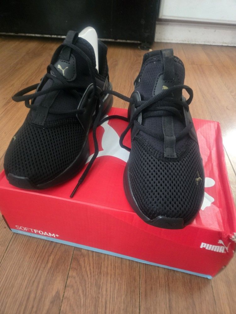 Boys NEW Puma Sneakers