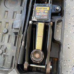2 Tons. Floor Jack 
