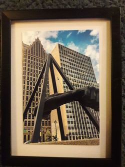 JOE LOUIS MEMORIAL DOWNTOWN DETROIT PICTURE