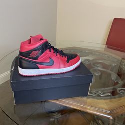 Jordan 1 Mid Reverse Breds Size 11