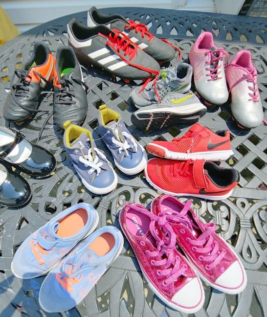 Girls And Boys Clothes Size 6 To 10. (100 Items) 