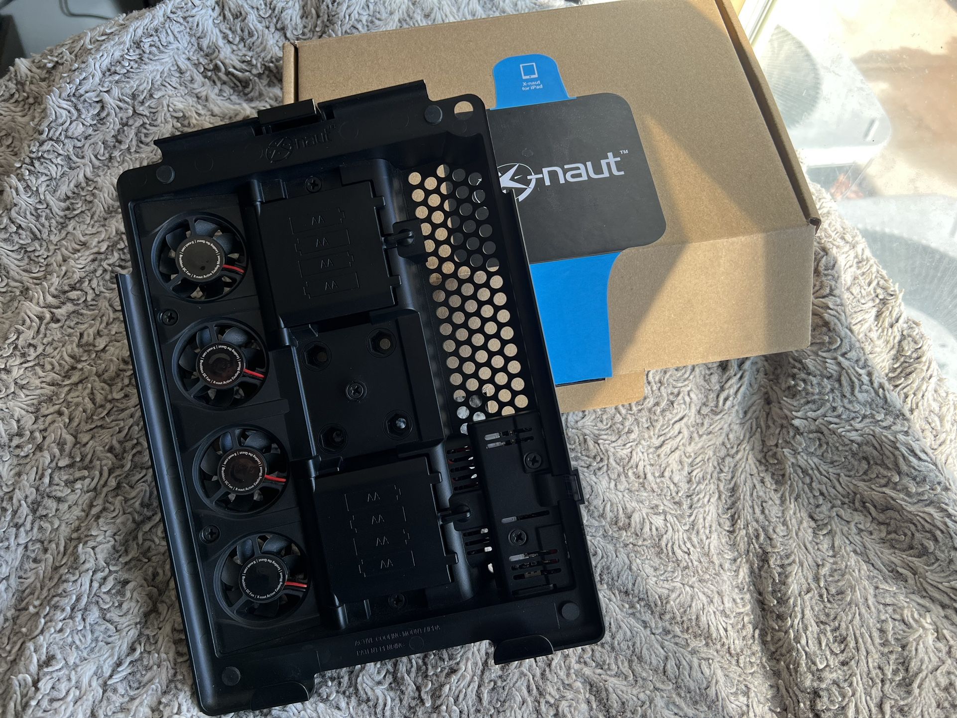 X-Naut iPad (5TH & 6TH GEN) iPad Air (1st & 2nd Gen) PILOT SERIES COOLING CASE