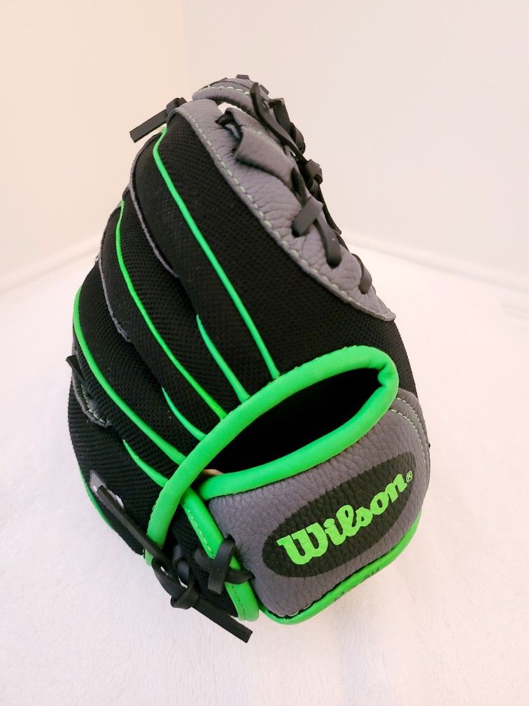 Wilson T-ball Glove