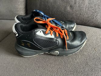 Mens UnderArmor sneakers