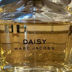 Marc Jacobs Daisy Perfume 