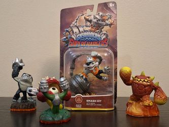 SKYLANDERS 4-FIGURE BUNDLE -SMASH HIT + 3 GIANTS FIGURES