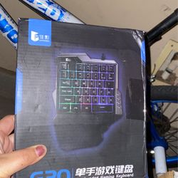 G30 One-Handed Mechanical Keyboard 35 Keys LED Backlight Wired USB Single Hand Mini Gaming Keypad