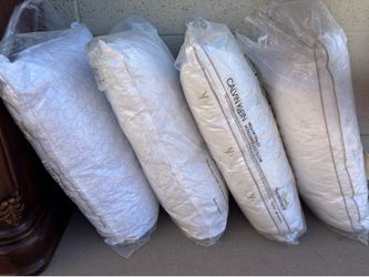 Calvin Klein Queensize Pillows (Set of 4)